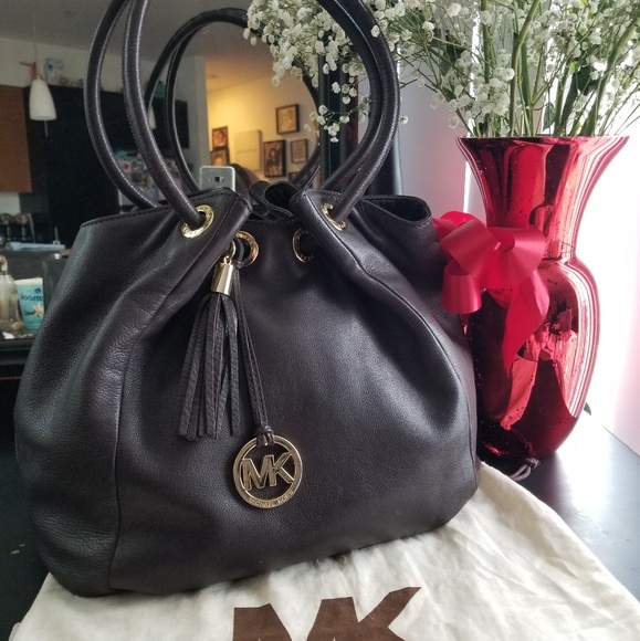 Michael Kors Handbags - Large Michael Kors BoHo Purse Handbag Michael Kors Handbags - Large Michael Kors BoHo Purse Handbag